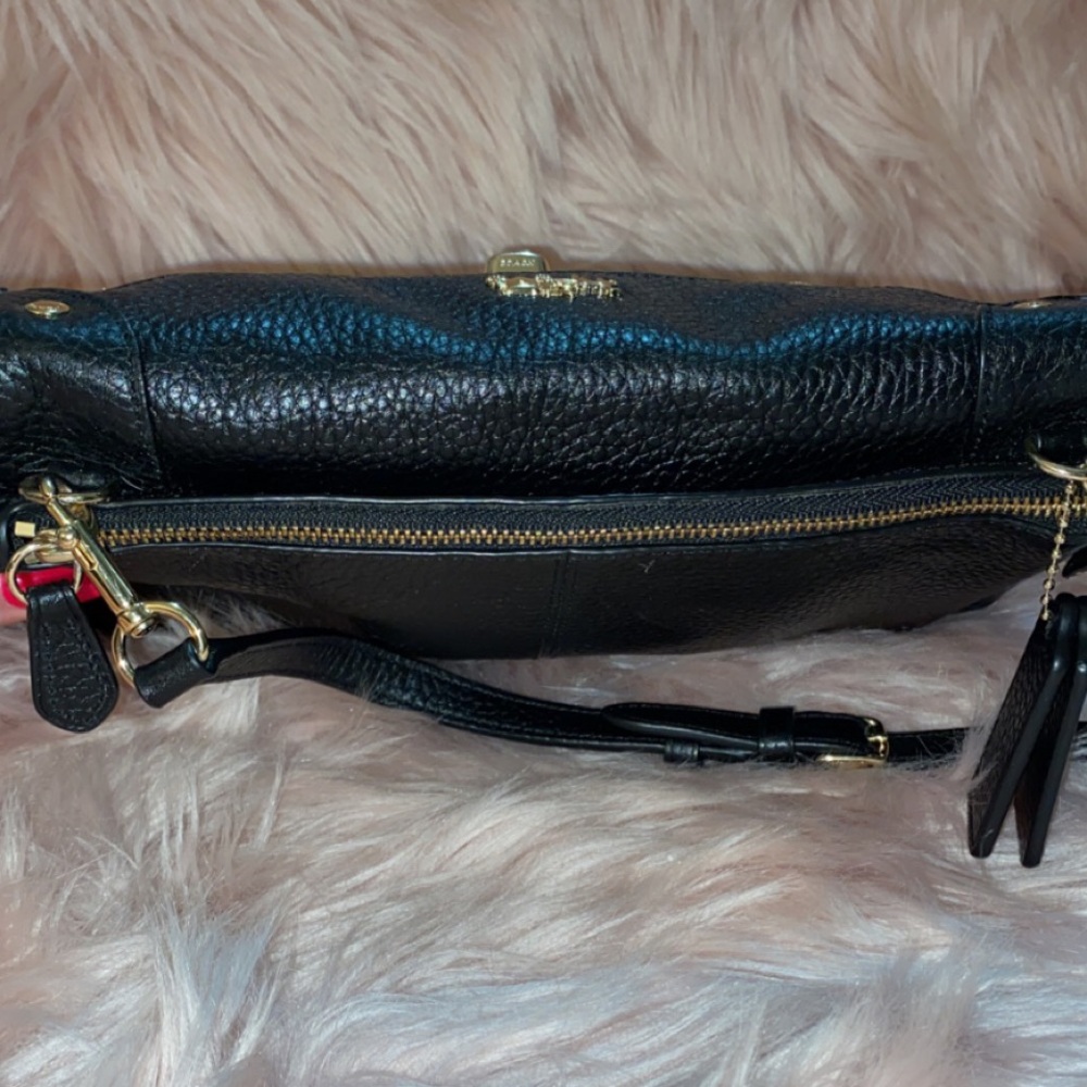 Black coach crossbody - Picture 5 of 5